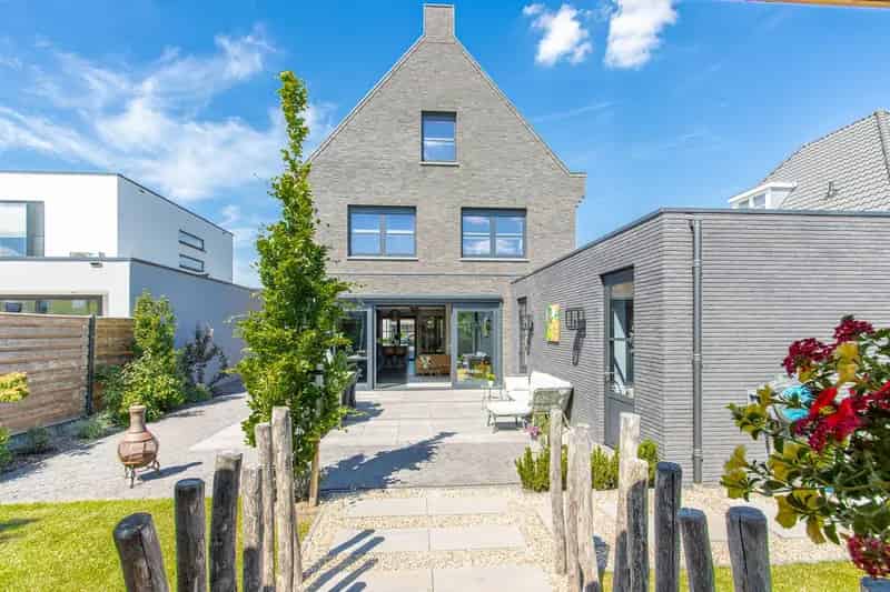 Luxe Villa 5 slaapkamers 2 badkamers Grote Garage Zaltbommel