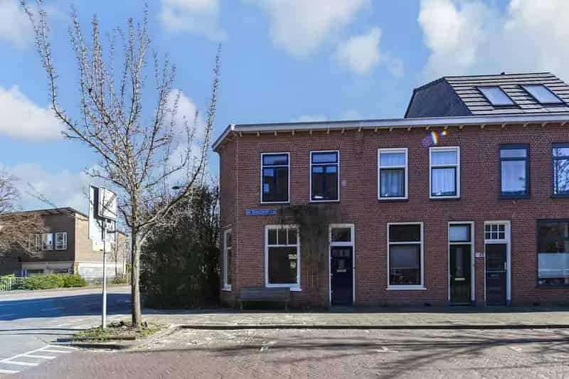 Delftse Hoekwoning te Koop: Centrum Nabij