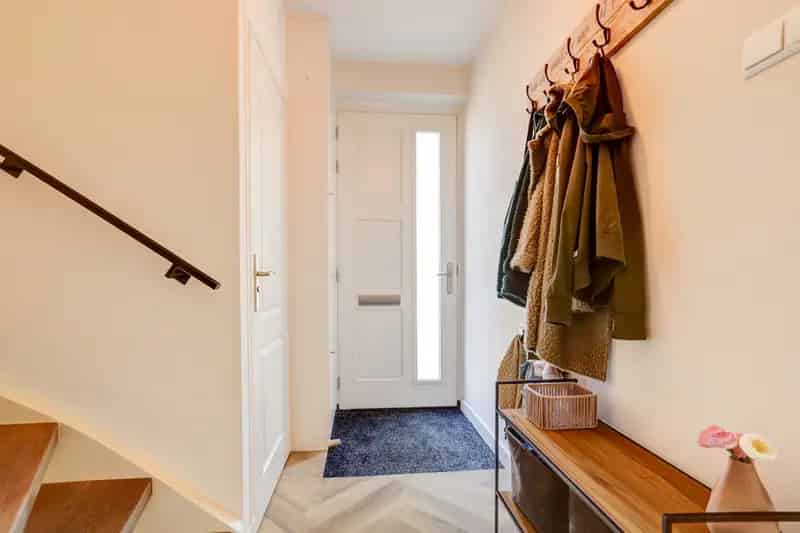 Ruime Tussenwoning 4 slaapkamers  2 badkamers  Hofje