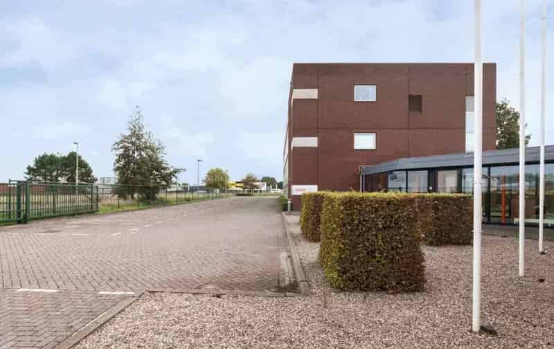 Kantoorruimte Showroom Magazijn te Huur Hulst