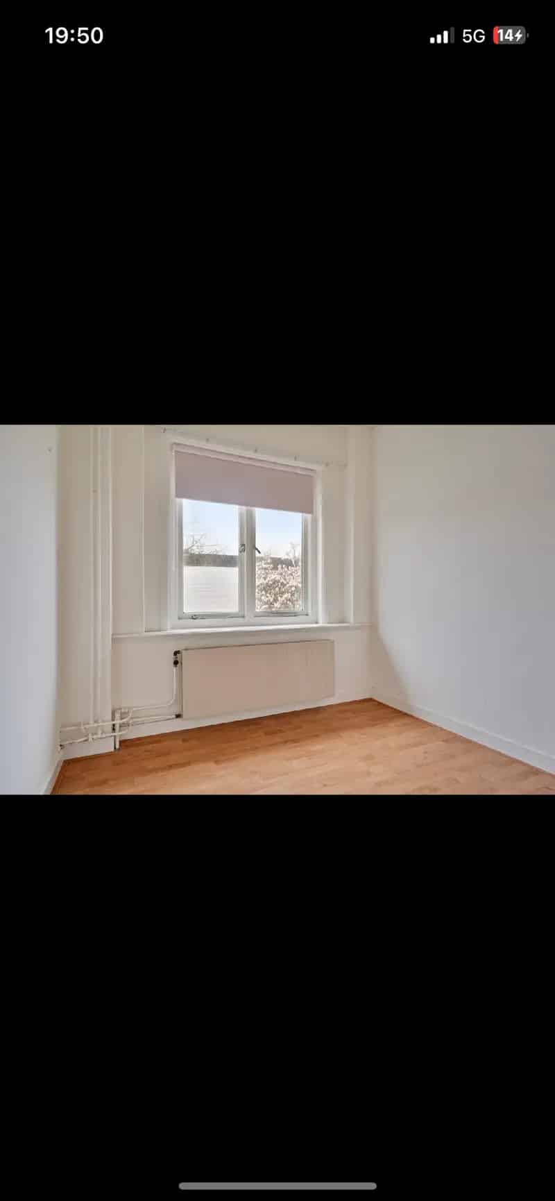 Ruime Kamer in Herenhuis Nabij Centrum