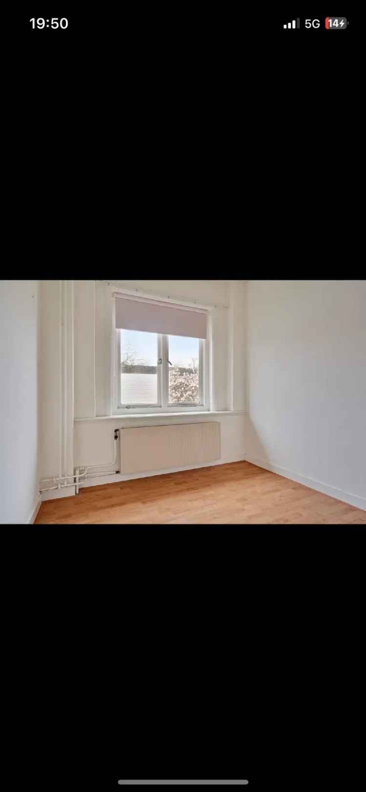Ruime Kamer in Herenhuis Nabij Centrum