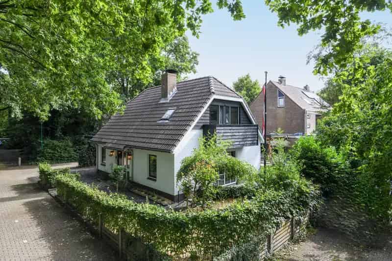 Huis te koop Eemnes 4 slaapkamers ruime tuin bijgebouw