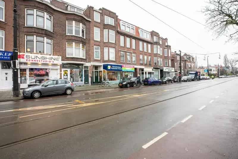 Licht bovenhuis Hillegersberg 2 woonkamers 2 balkons