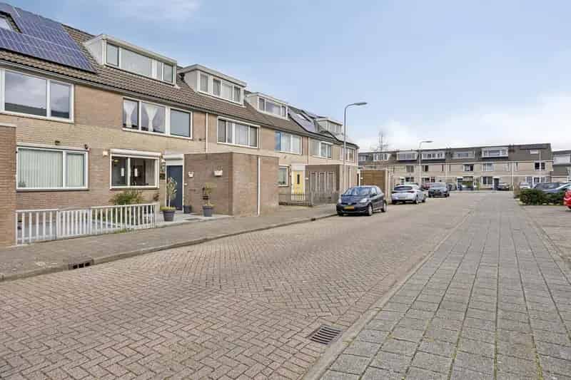 5-kamer Eengezinswoning te koop in 's-Gravenland
