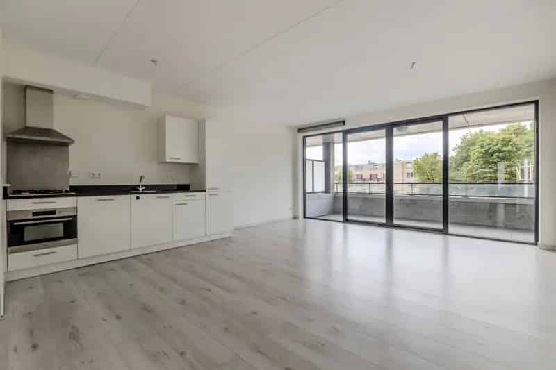 Appartement te koop Amstelveen Middenhoven: Licht 2-kamer appartement met loggia