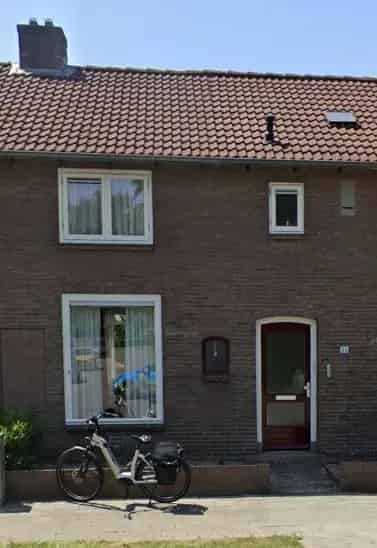 Huis te huur: Schilderwerk, behang en sauswerk door huurder