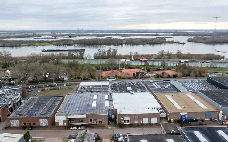 Bedrijfshal Hardinxveld-Giessendam | Zoek bedrijfshallen te huur: Industriestraat 10 3371 XD Hardinxveld-Giessendam [funda in business]