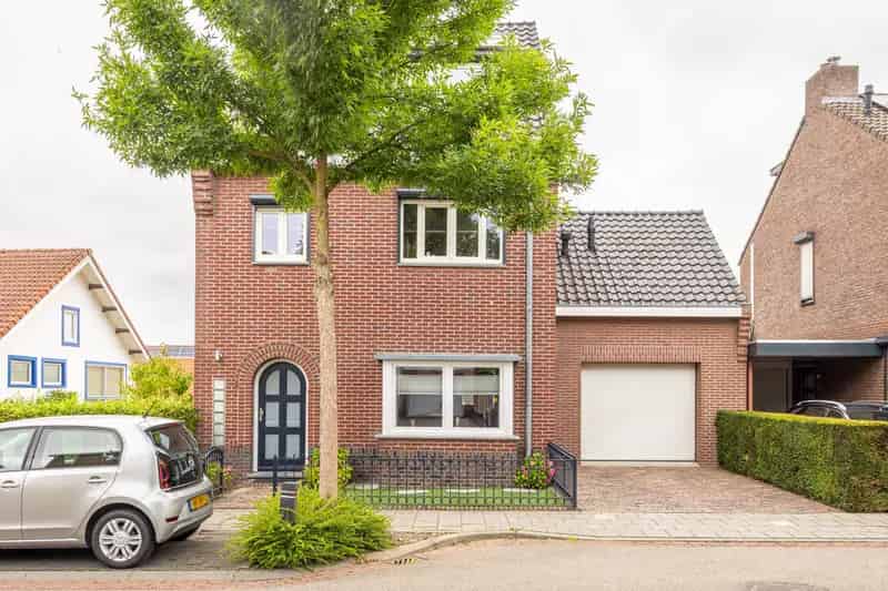 Huis Te Koop , 6, Putstraat, Oirsbeek, Limburg