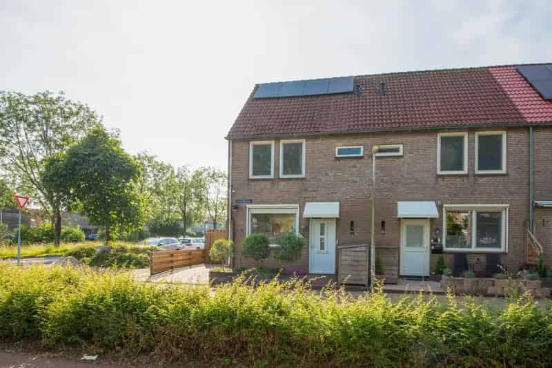 Huis te koop Vlasstraat Purmerend: Moderne hoekwoning met 3 slaapkamers