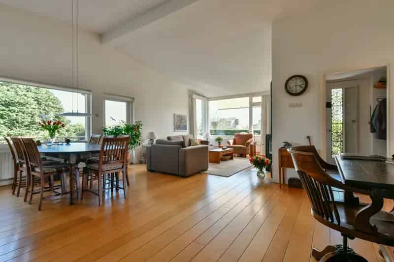 Dijkhuis met appartement Ouderkerk aan de Amstel