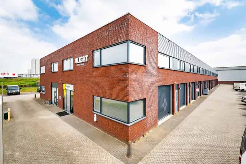 Bedrijfshal Veghel te huur 142m2 luxe kantoorruimte