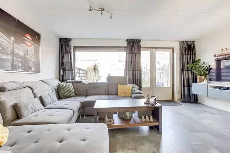 Huis te koop Almere Filmwijk 4 slaapkamers 12 zonnepanelen A+