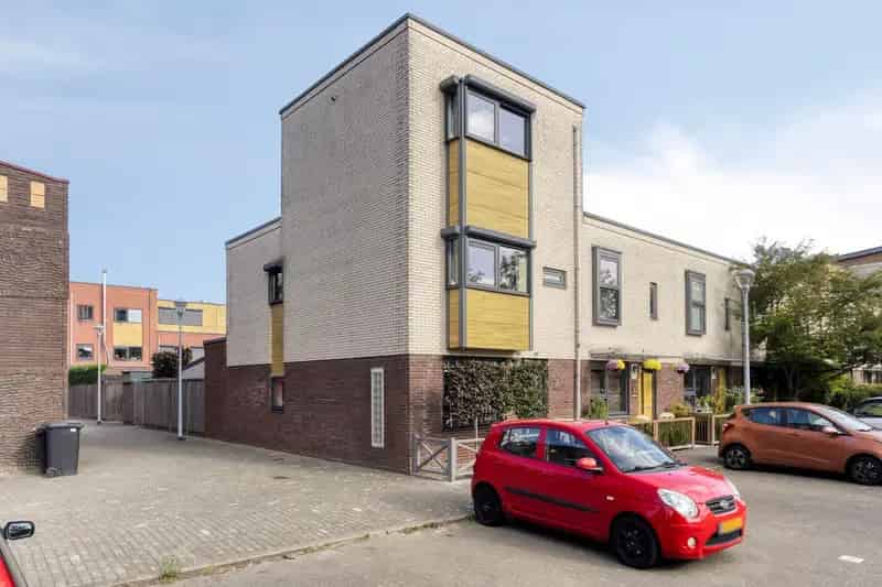 Huis te koop: Stadhouderspoort 2 2152 RW Nieuw-Vennep | Funda