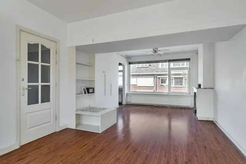 Ruime bovenwoning Charlois veel licht balkon meerdere kamers