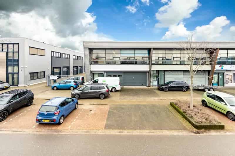 Bedrijfshal te Koop Hoofddorp 347m2 Kantoor en Bedrijfsruimte