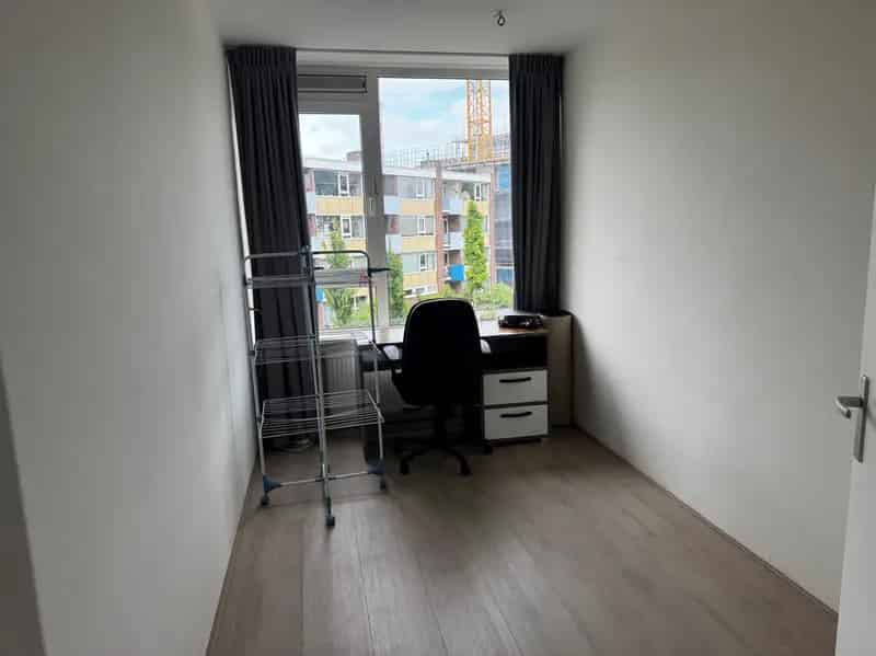 Ruim 3-kamer appartement Leiden  2 Balkons  Eigen Parkeerplaats