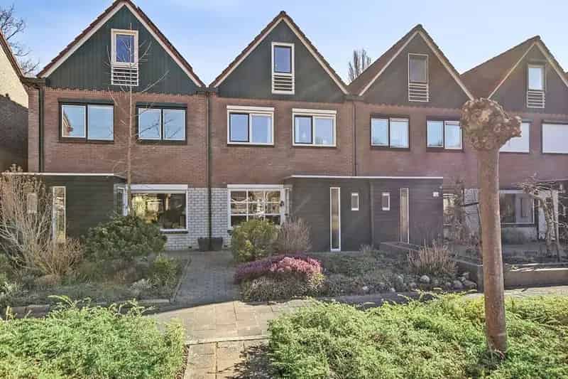 Ruime Tussenwoning Emmeloord-West 5 slaapkamers Energielabel A