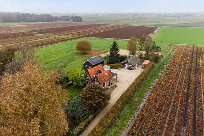 Agrarisch bedrijf Beekbergen: uniek woonhuis met paardenstallen