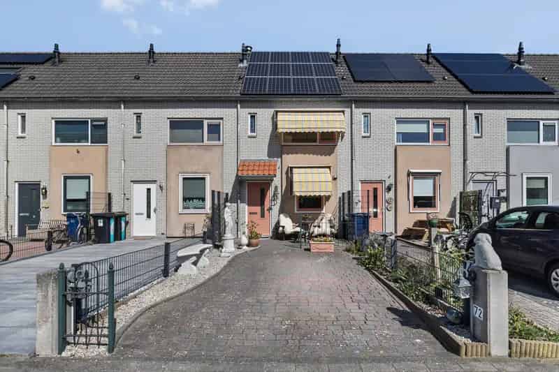 Gezellig huis met houtkachel vloerverwarming zonnige tuin en zonnepanelen