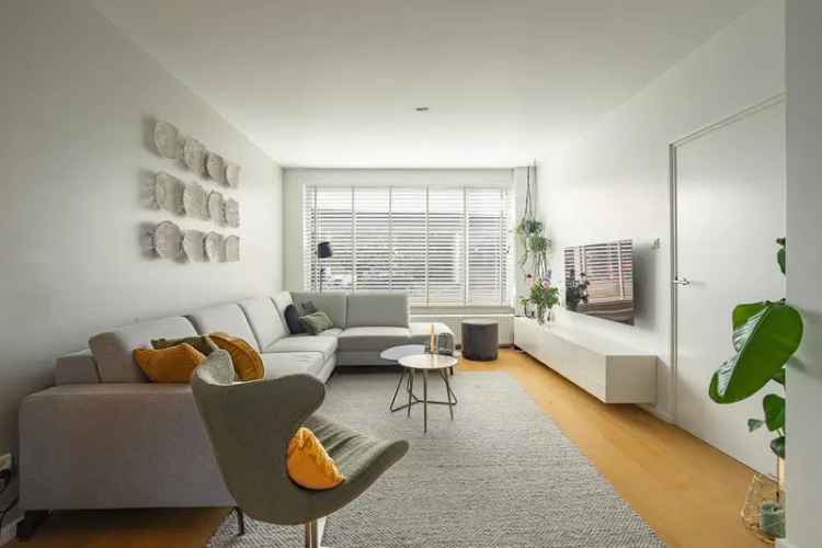 Moderne Tweekapper Bunde Slaapkamer Badkamer Begane Grond