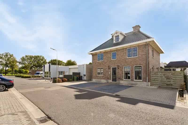 Bedrijfshal met Herenhuis te Koop of te Huur Hollandscheveld