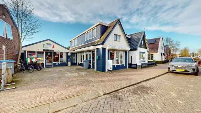 Beleggingspand Tuitjenhorn: Twee Verhuurde Bedrijfsruimtes Met Ontwikkelpotentie