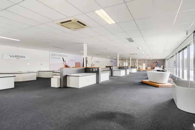 Bedrijfshal Arnhem 850m² te huur Showroom Bedrijfsruimte
