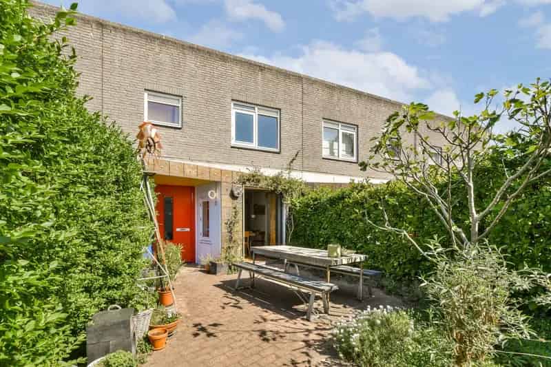 Familieh uis Nieuw Sloten Aan Het Water 108m2