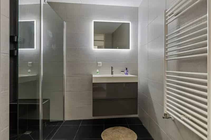 Modern Appartement met Tuin te koop in Almere