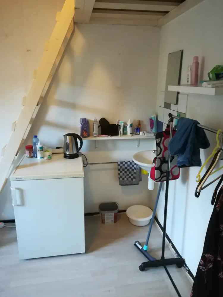 Kamer met hoogslaper te huur vanaf 1 maart