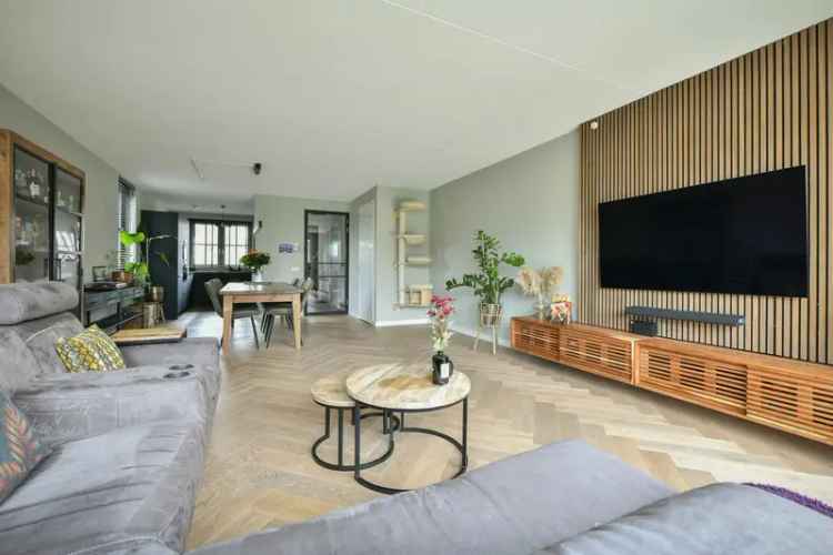 Ruime 3-Laagse Hoekwoning Tudorpark 153m2 4 Slaapkamers Laadpaal 2022