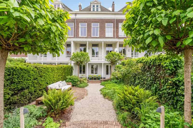 Huis te Koop Riouwstraat Den Haag Familiehuis 315m2