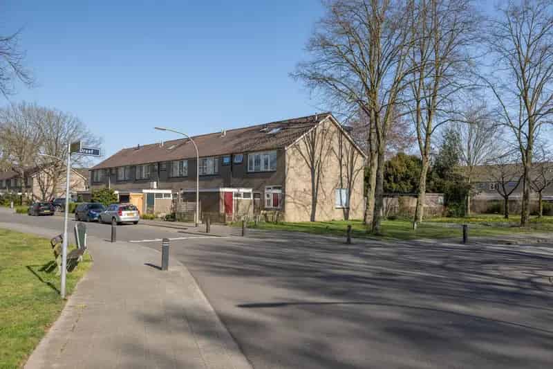 Huis te koop Deventer: Ruime hoekwoning met tuin