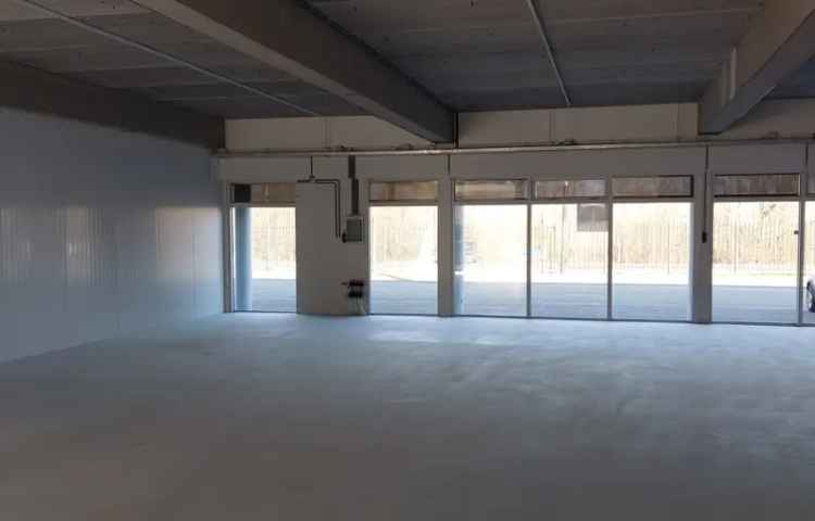 Bedrijfshal Heerenveen 250m2 Te Huur Showroom Opslag