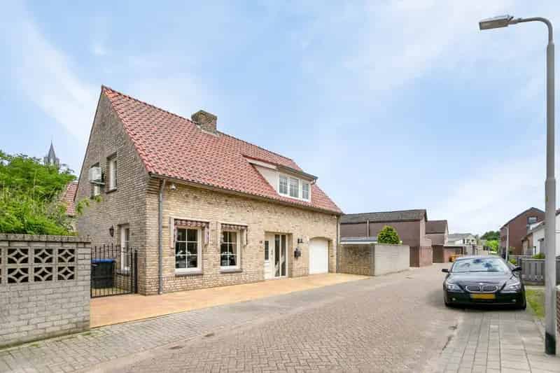 Semi-bungalow te koop St Willebrord