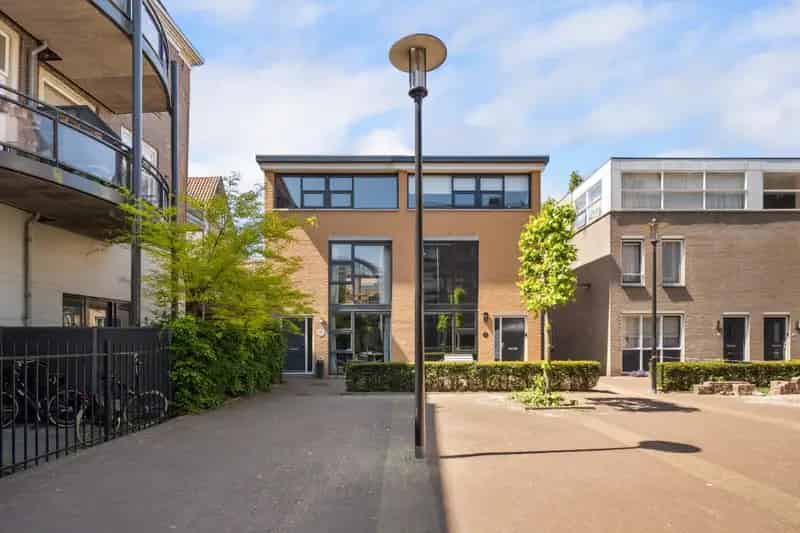 Ruime Tweekapper Sint Jacobsplein 135m²  Historische Binnenstad