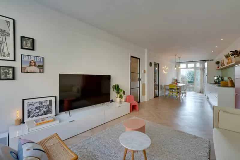 3 Kamer Appartement Amsterdam Zuid Ruim Balkon Moderne Keuken