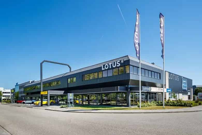 461 m2 Kantoorruimte te Huur Houten Showroom A27