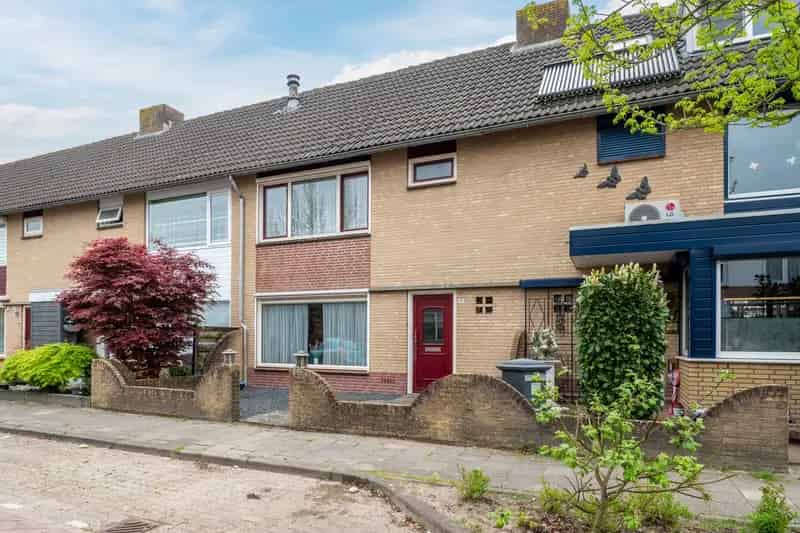Ruime gezinswoning Oosterhout Bloemenbuurt 3 slaapkamers