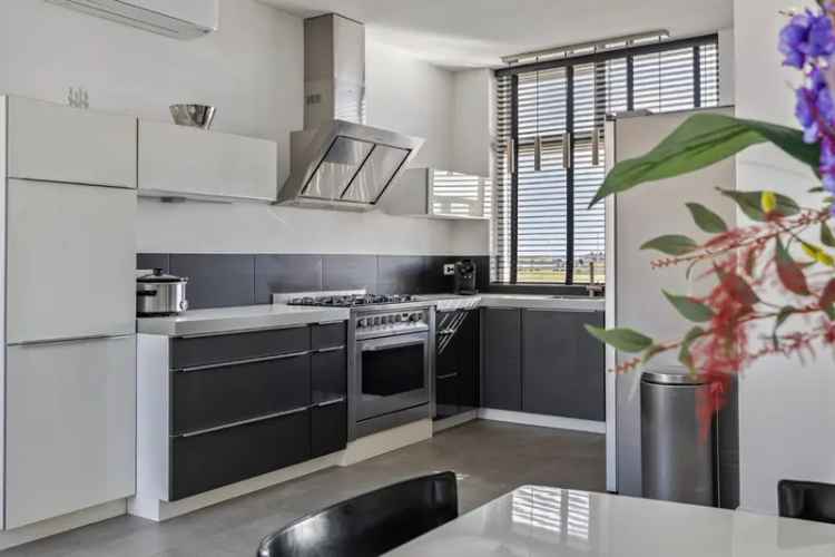 5-kamer Hoekwoning Hoek van Holland Gerenoveerd 247m2