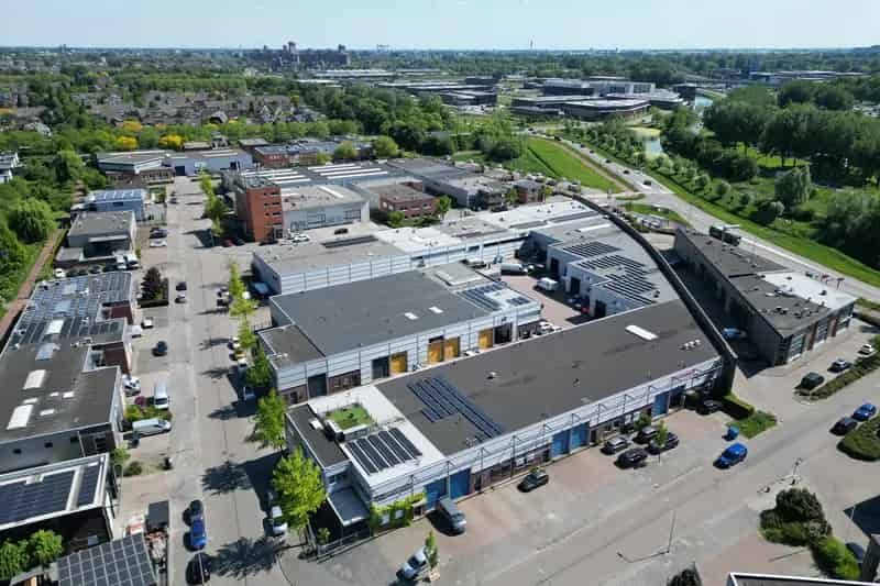 Bedrijfshal Hendrik-Ido-Ambacht | Zoek bedrijfshallen te huur: De Plaats 31 3342 GL Hendrik-Ido-Ambacht 