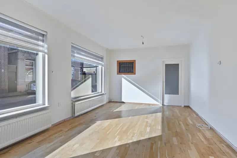 Karakteristieke woning Roosendaal Centrum - Kantoor of Salon Aan Huis