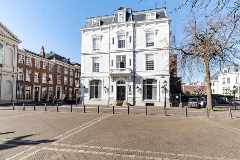 Te Huur Paleisstraat 2 Den Haag: Historisch Pand voor Horeca of Retail