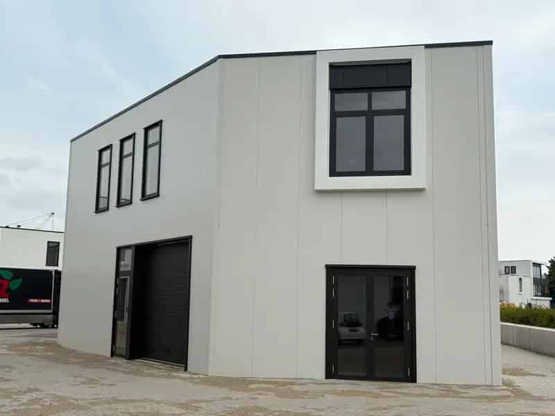 Bedrijfshal Zwolle te koop: 180m² unit nabij A28