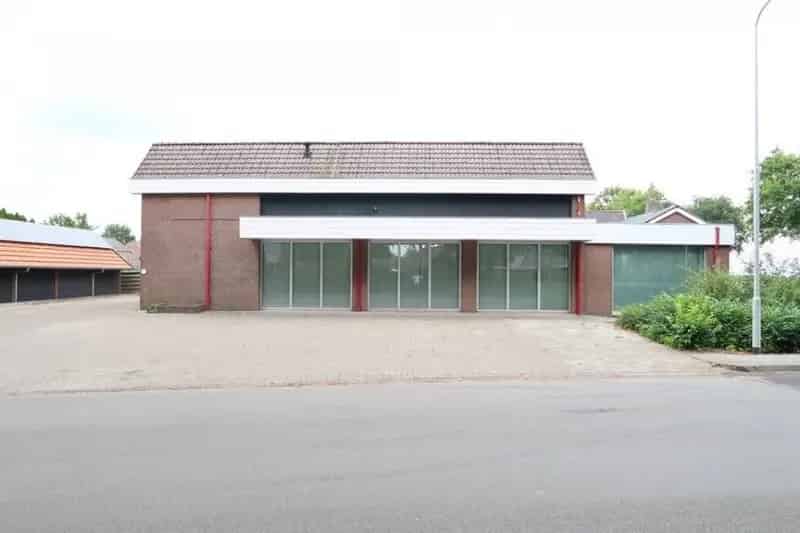 RIANT MULTIFUNCTIONEEL GEBOUW te huur