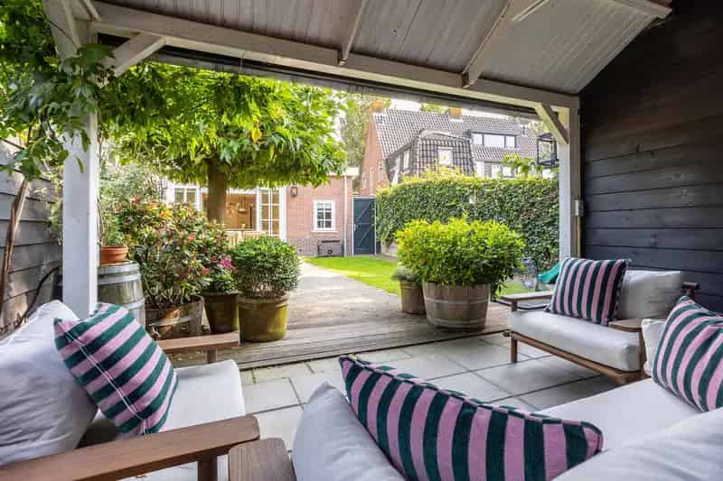 Huis te koop Laren NH: Instapklare gezinswoning met tuin