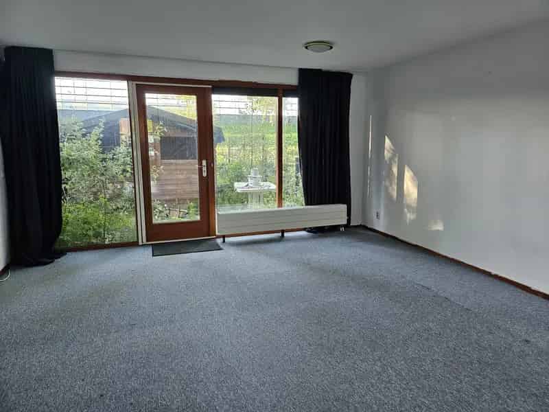 25m2 kamer met tuin naast station Almere Oostvaarders