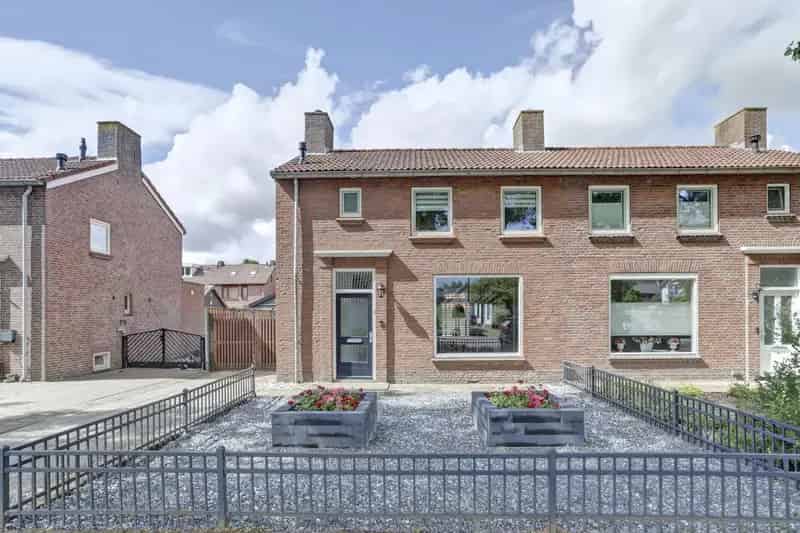 2-onder-1-kapwoning te 's Gravenmoer