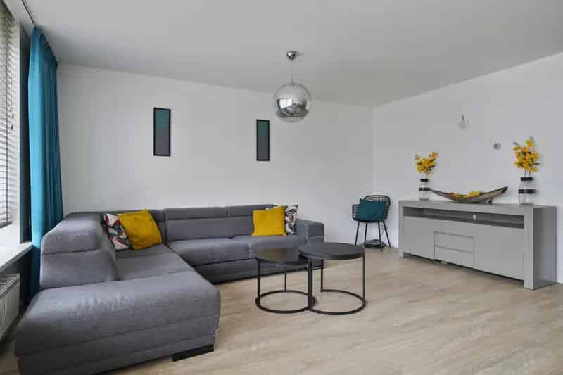 Ruim 4 Kamer Appartement Overschie Gemeenschappelijke Tuin